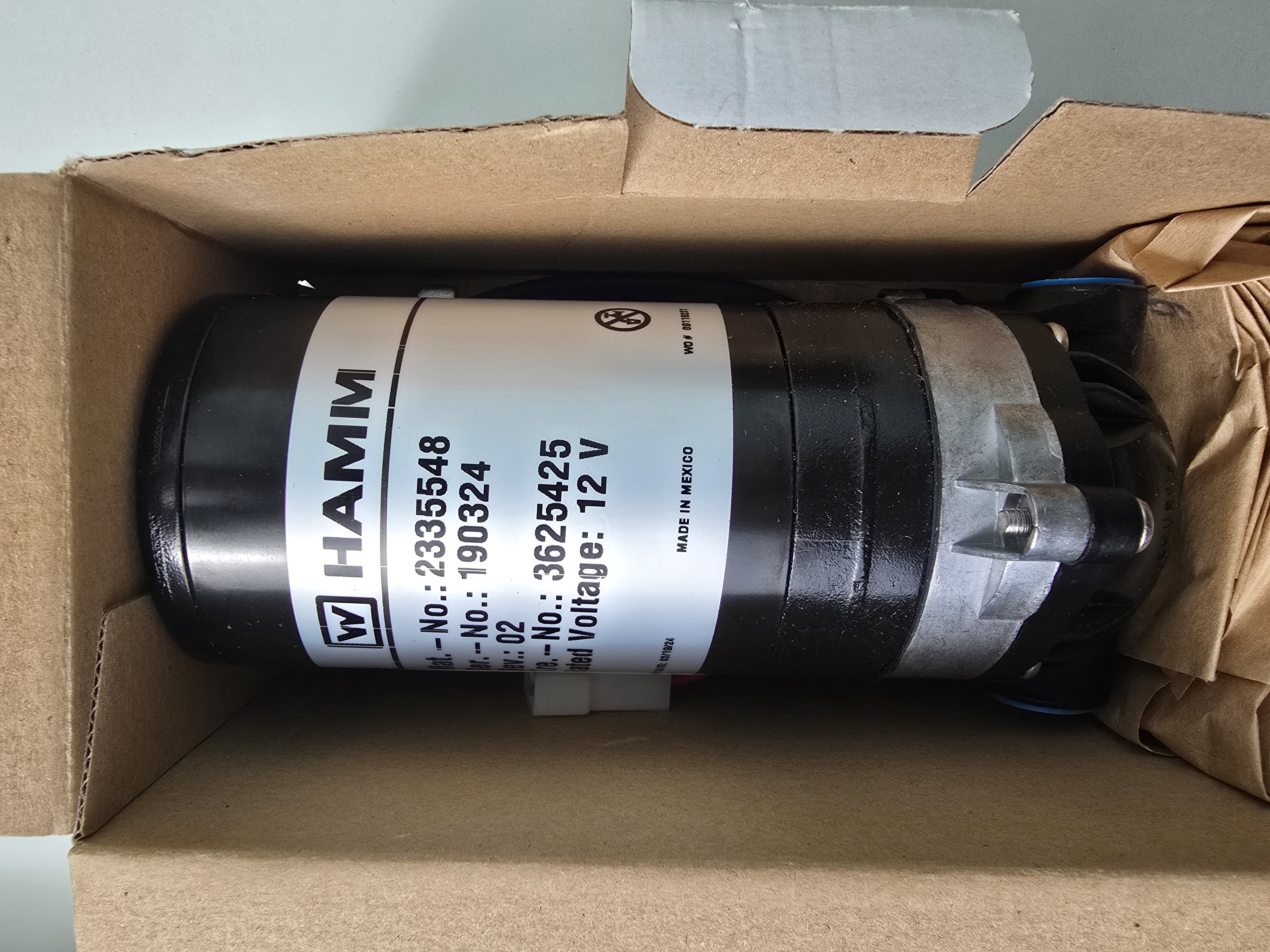 Насос орошения HAMM 2335548 Насос орошения HAMM 2335548