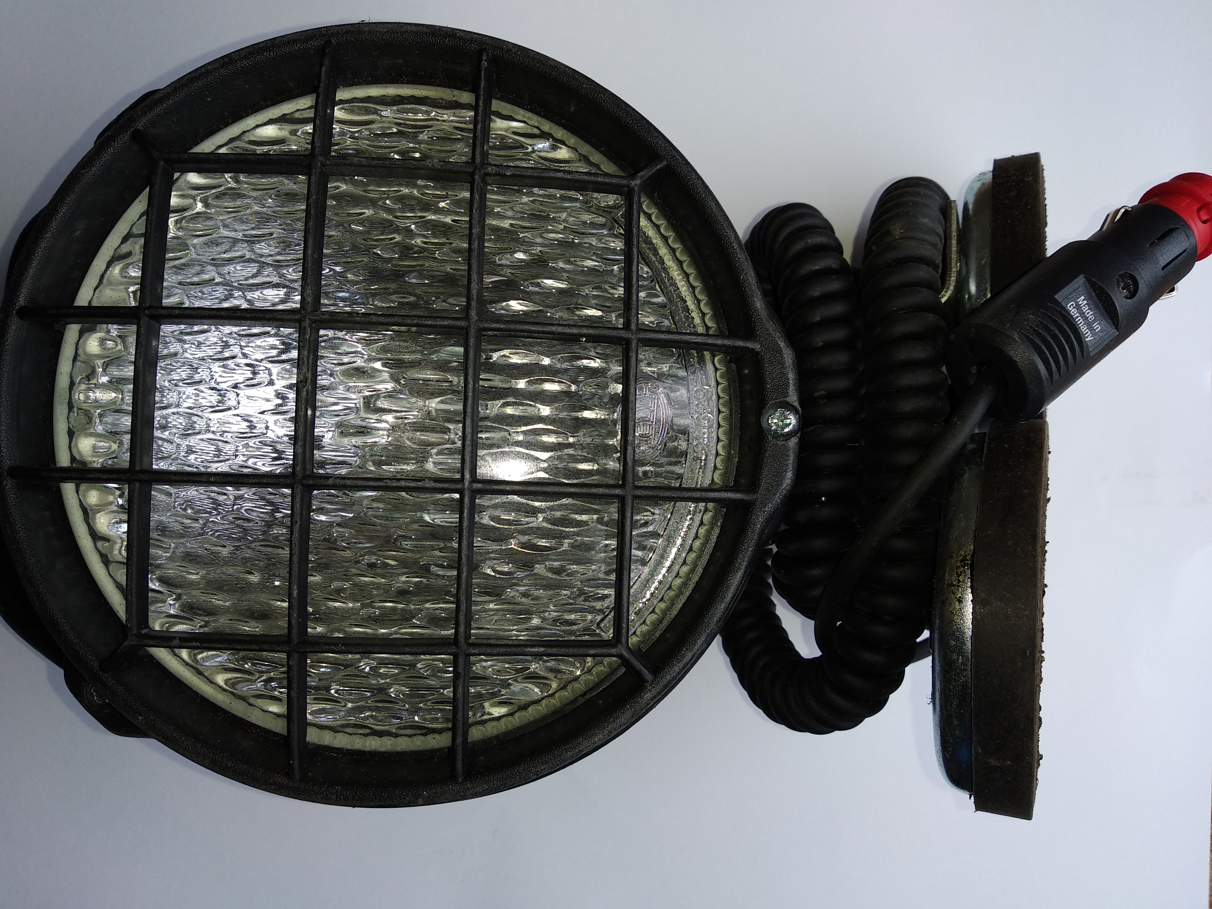 Большая рабочая фара с магнитным креплением 117676 Большая рабочая фара с магнитным креплением 117676