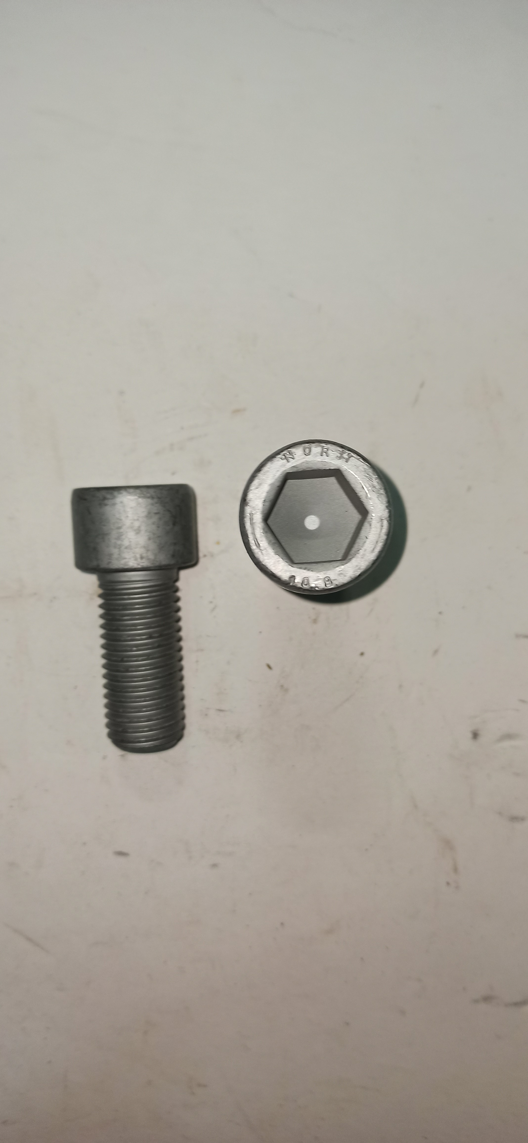 Винт 8350 Винт 8350